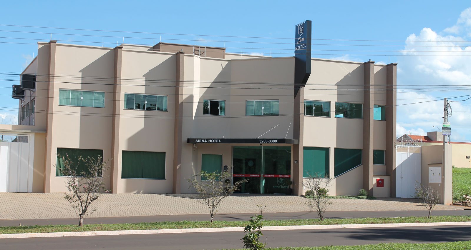 Fachada do Siena Hotel em Pederneiras